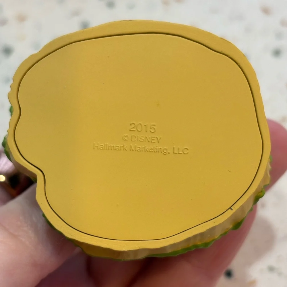 Hallmark Keepsake 2015 Eeyore Ornament – “A Little‎ Perspective” Winnie the Pooh